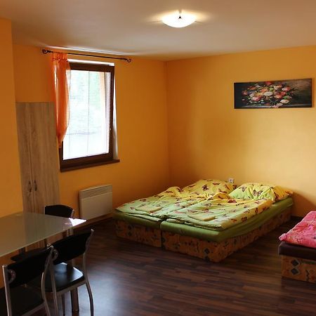 Marine Zavlahy Apartment Hrdejovice Exterior photo